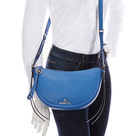 SOLD 💠 MK Camden Small Messenger - Picture 8 of 11